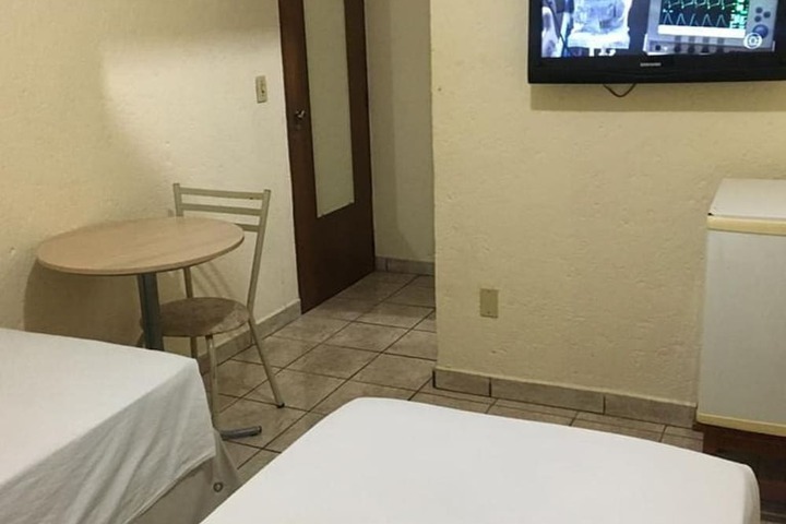 Room 10 of 13