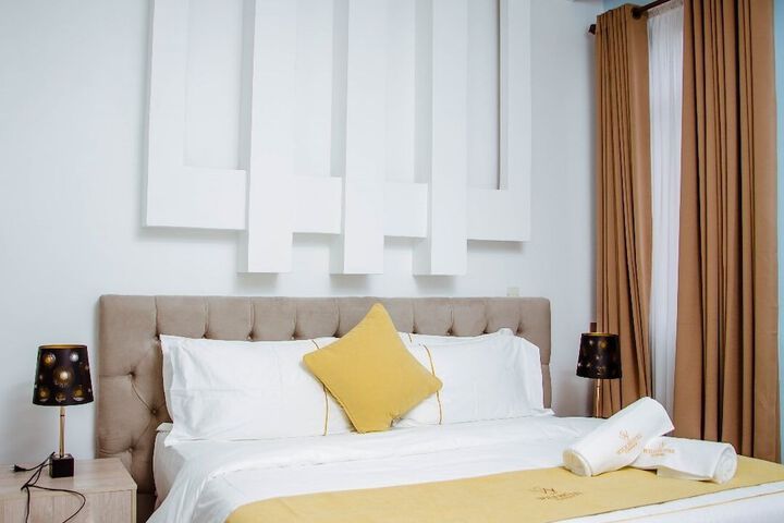 Room 2 of 13