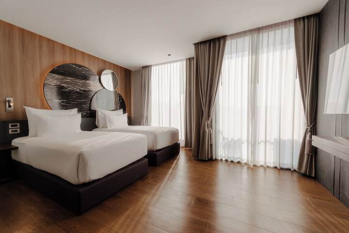 Room 39 of 216