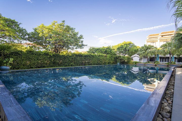 Pool 38 of 60