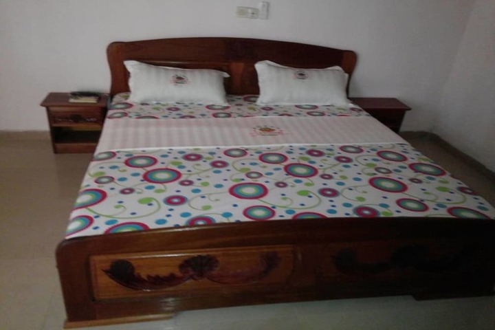 Room 6 of 32