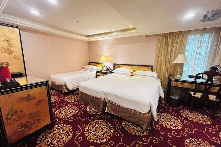 Room 46 of 216