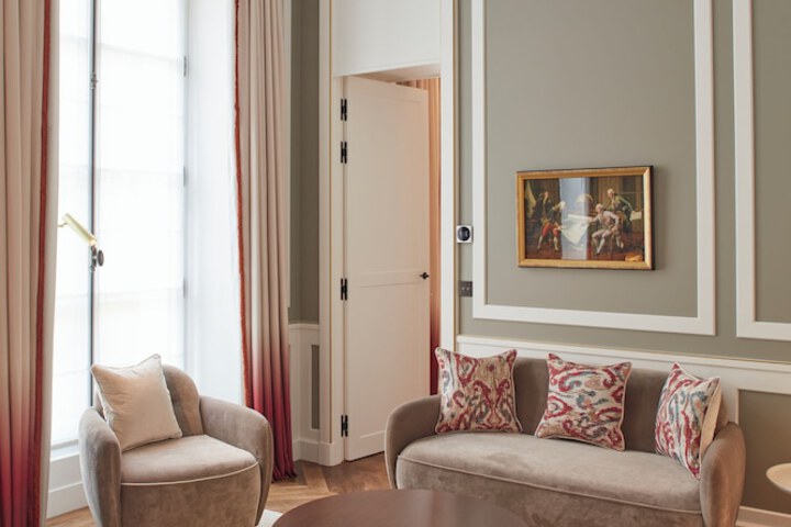 Room 13 of 53