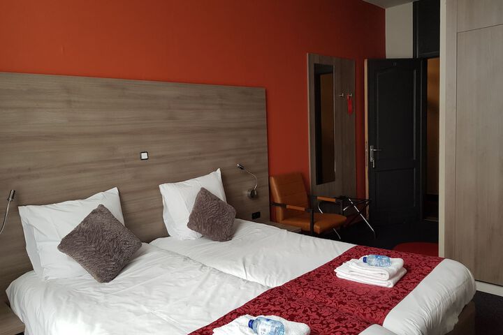 Room 8 of 64