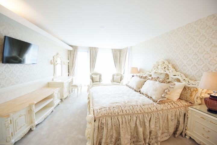 Room 5 of 56