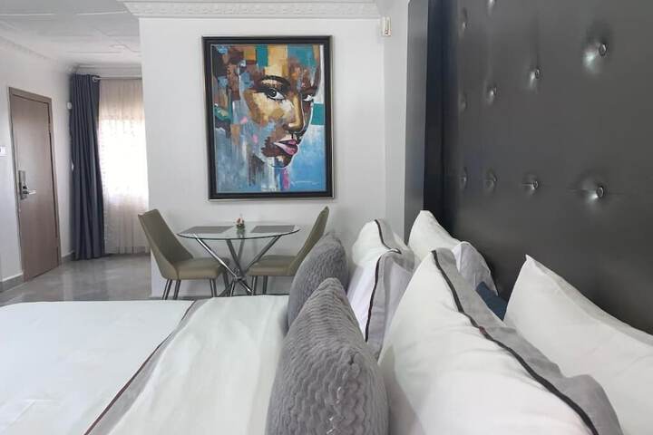Room 8 of 50