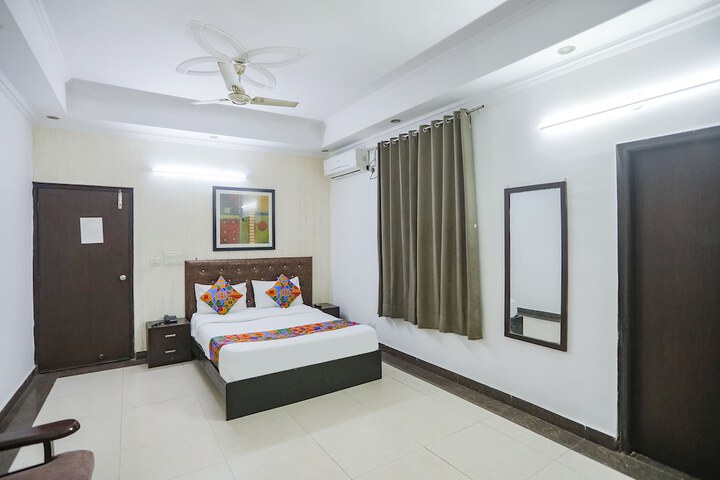 Room 17 of 31