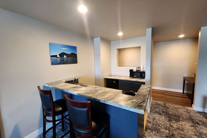 Dining Photos