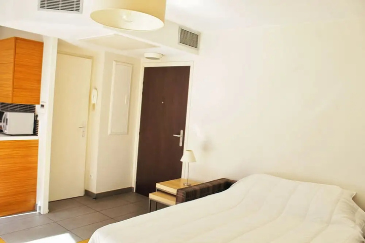 Room 2 of 11