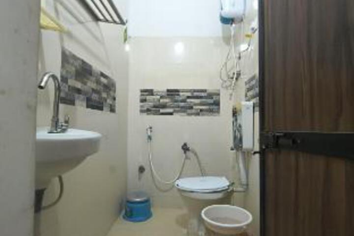 Room 15 of 18