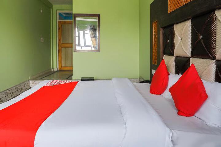 Room 11 of 21