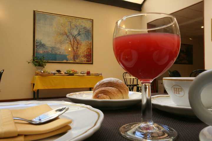 Breakfast/Coffee Service 25 of 37