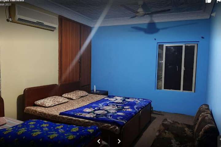 Room 4 of 6