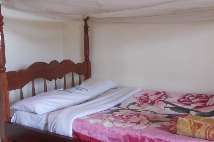 Room 8 of 47