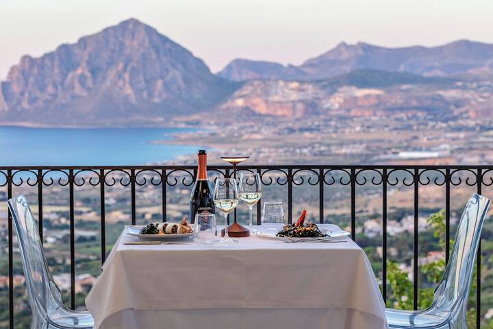 Dining 80 of 128