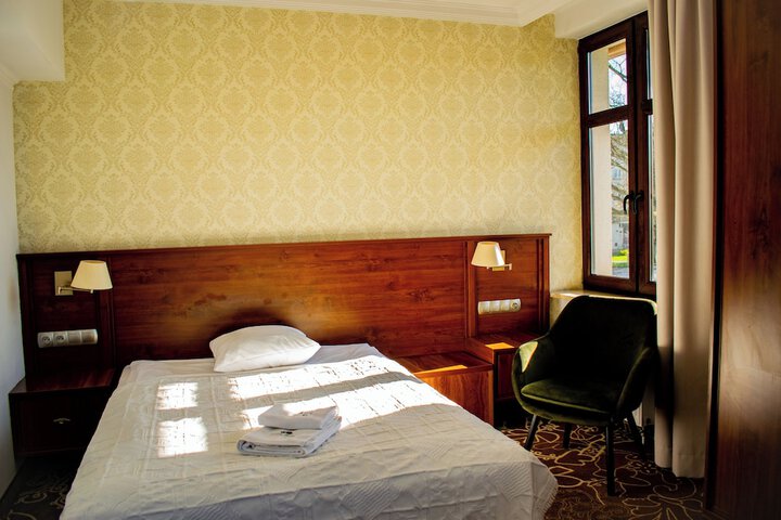 Room 11 of 60