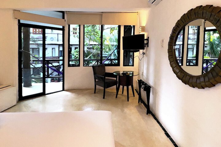 Room 15 of 48