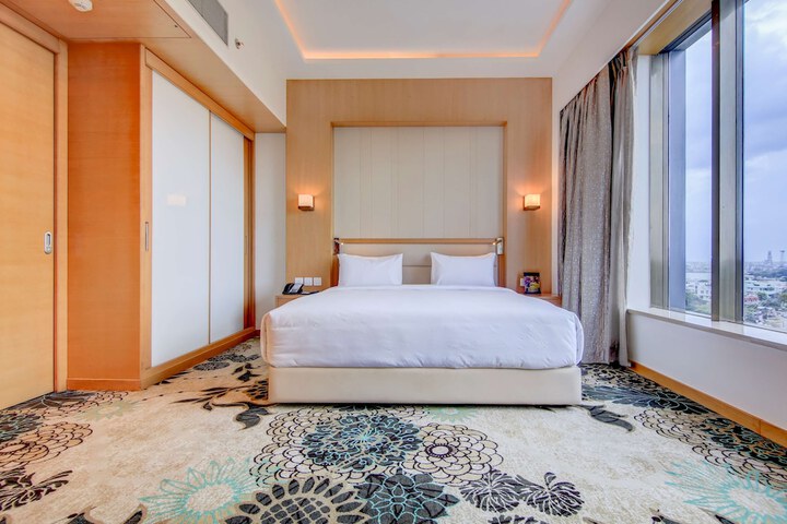 Room 52 of 140