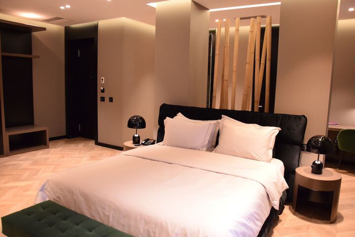 Room 19 of 77