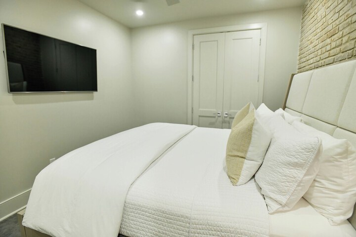 Room 14 of 371