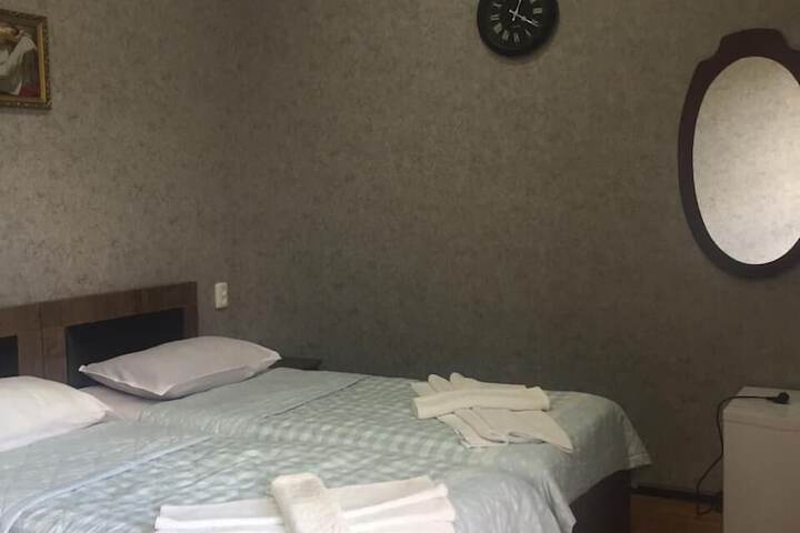 Room 11 of 33