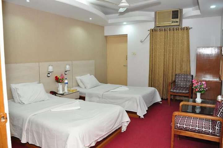 Room 10 of 42