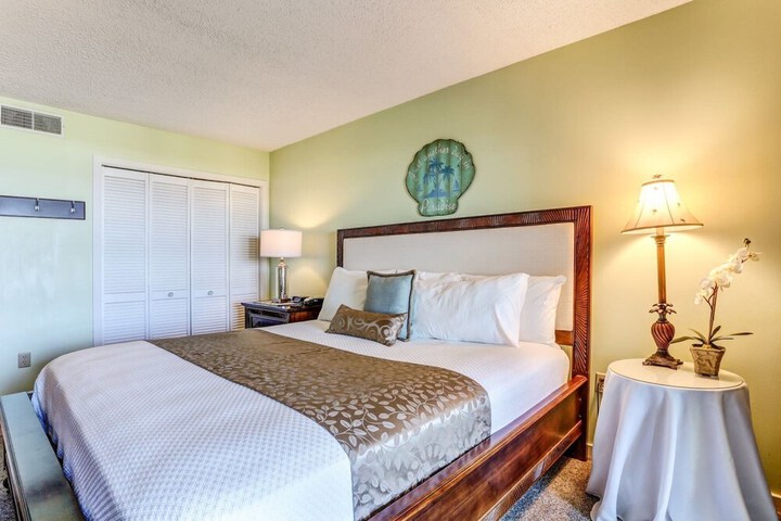 Room 4 of 4