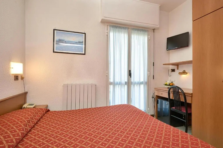 Room 5 of 20