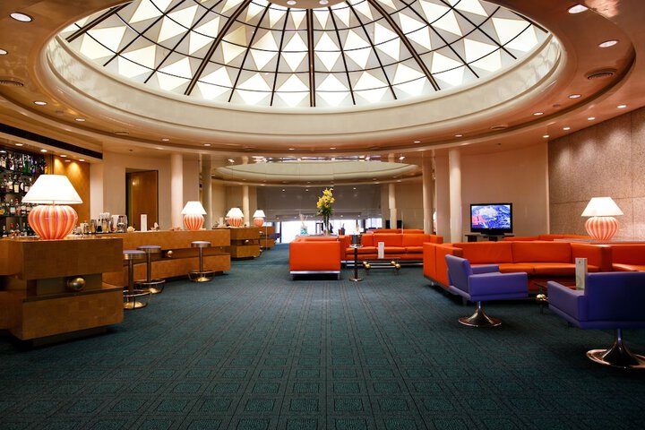 Lounge 39 of 50