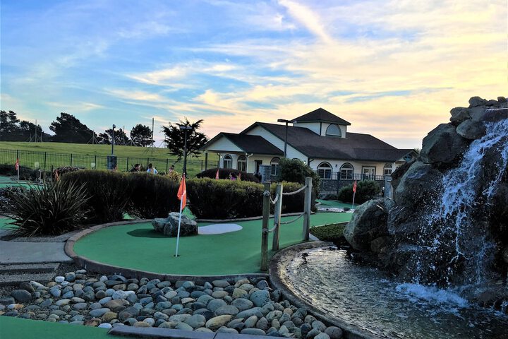 Mini-golf