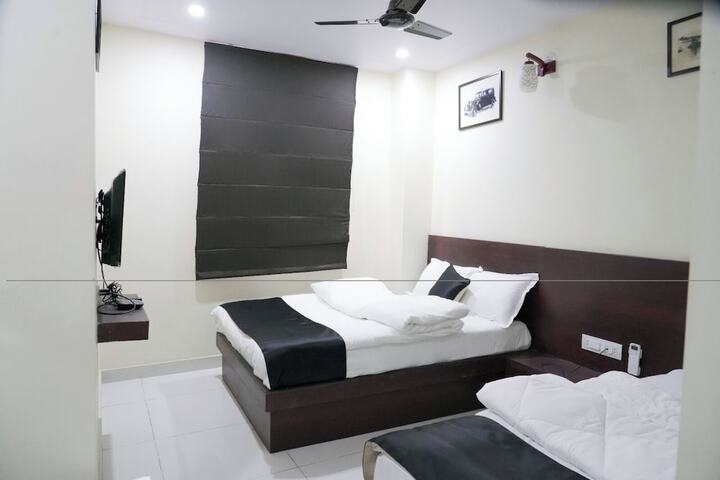 Room 3 of 8