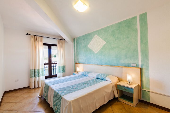 Room 8 of 48