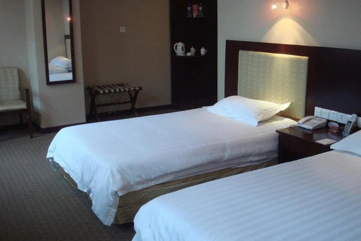 Room 3 of 9