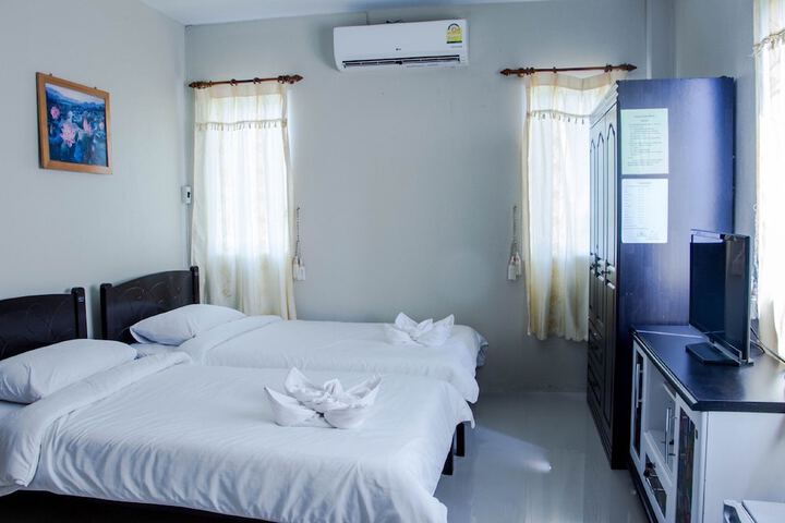 Room 13 of 38