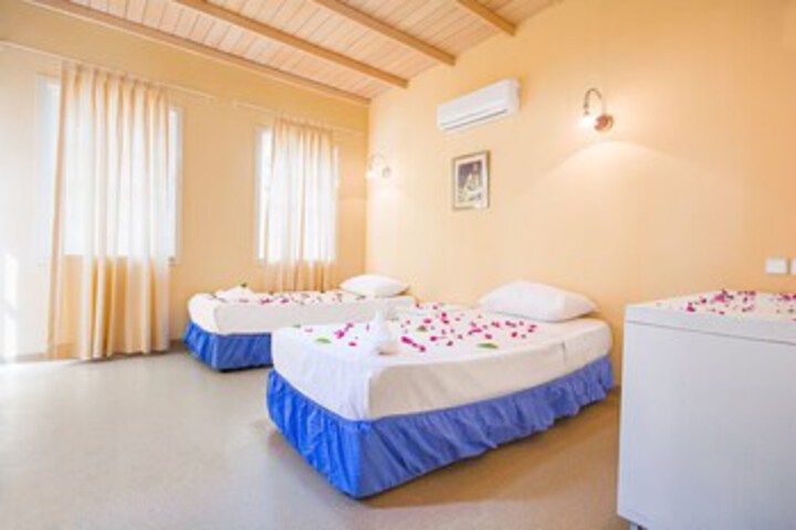 Room 7 of 14