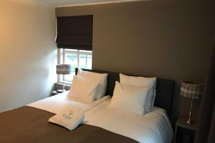 Room 10 of 39