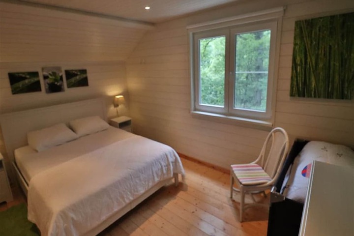 Room 4 of 41