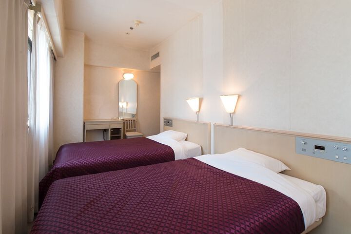 Room 40 of 99