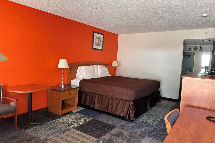 Room 7 of 33