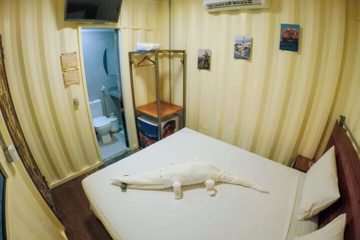 Room 7 of 43
