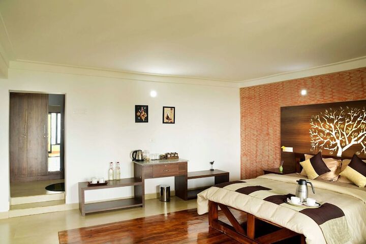 Room 3 of 33
