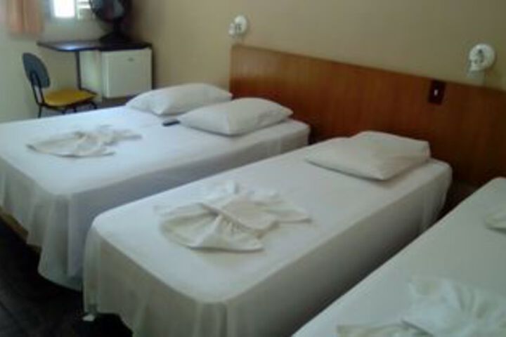 Room 10 of 34