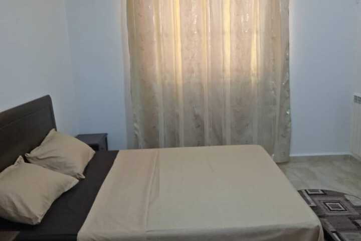 Room 4 of 10