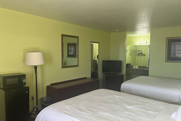 Room 13 of 19