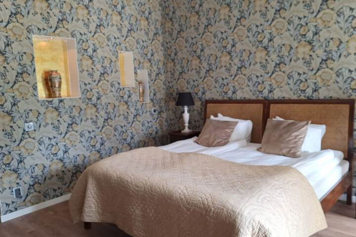 Room 3 of 18