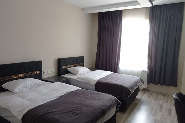 Room 6 of 53