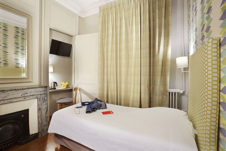 Room 14 of 61