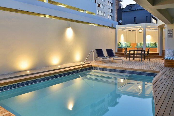 Pool 148 of 370