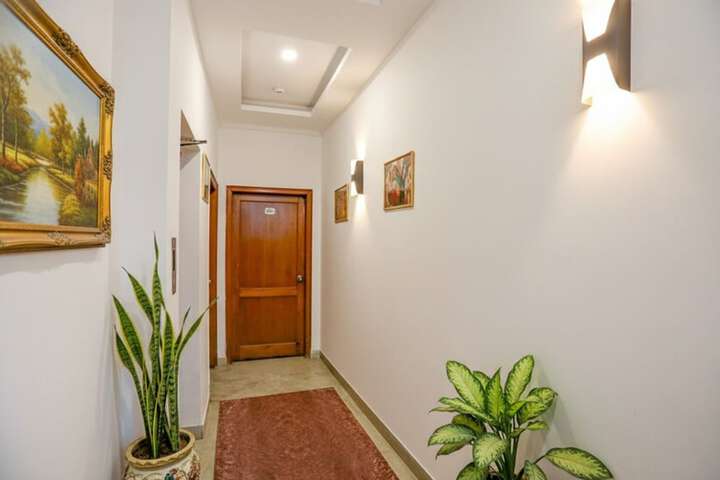 Hotel Interior 7 of 27