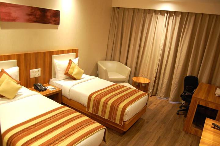 Room 16 of 35
